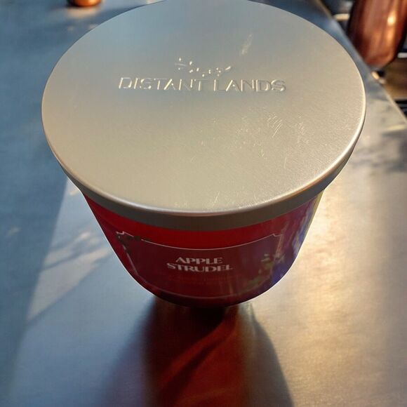 Distant Lands Apple Strudel 3-Wick 14 Oz. Wax Candle NEW - Picture 4 of 5